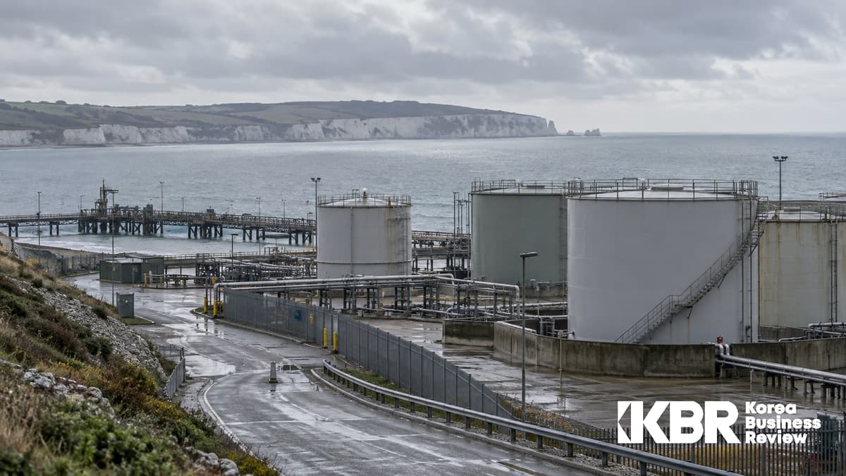 Looking Only at Crude Prices Misses Fuel Costs: IEA Highlights Refined Product Bottlenecks and Corporate Procurement Choices